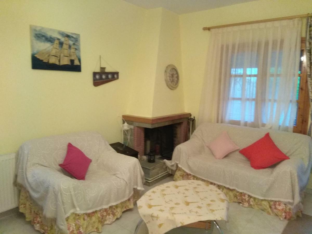 Family Seaside House In Mouries Villa Паралия Дионисиу Екстериор снимка