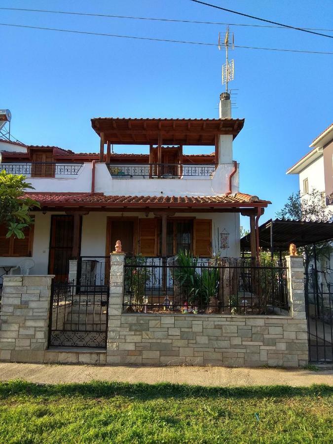 Family Seaside House In Mouries Villa Паралия Дионисиу Екстериор снимка