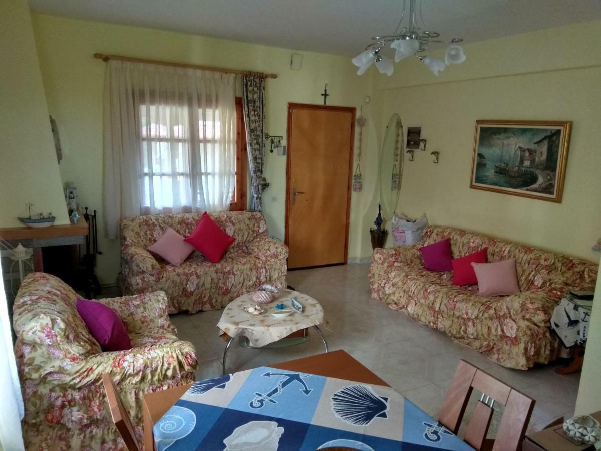 Family Seaside House In Mouries Villa Паралия Дионисиу Екстериор снимка