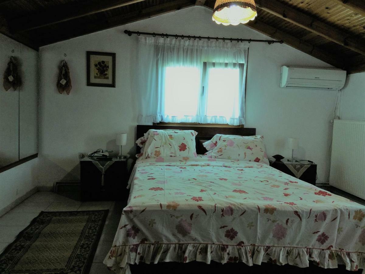 Family Seaside House In Mouries Villa Паралия Дионисиу Екстериор снимка